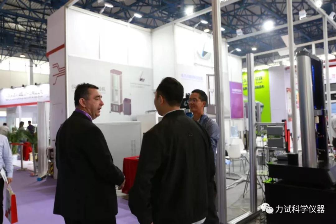 R2B-k-5RQKirZZb6oR9tug